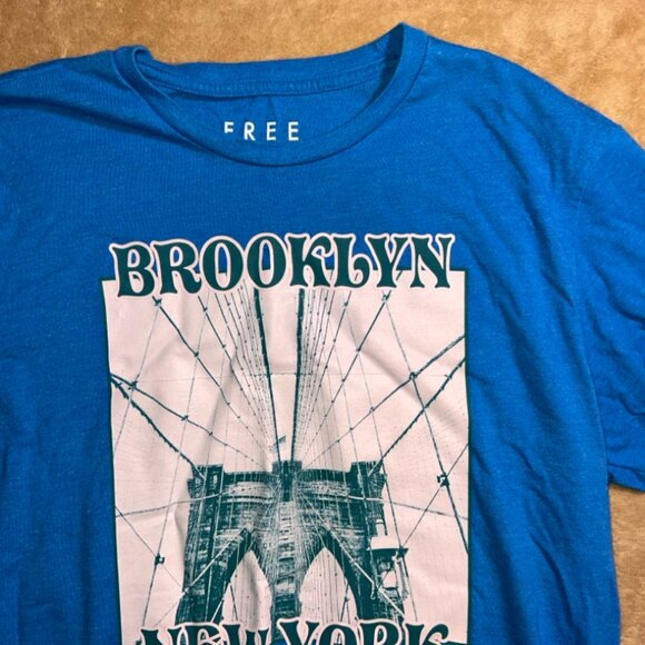Free State Adult Medium Brooklyn New York Blue Short Sleeve Travel Shirt (Z) - Picture 2 of 5